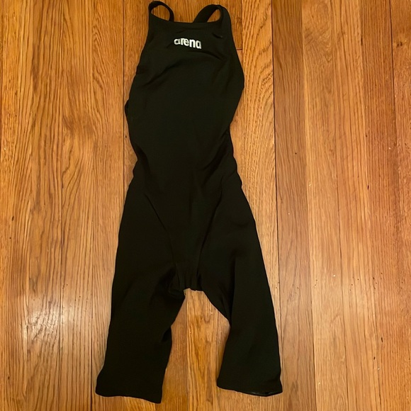 Arena Techsuit - Picture 1 of 3